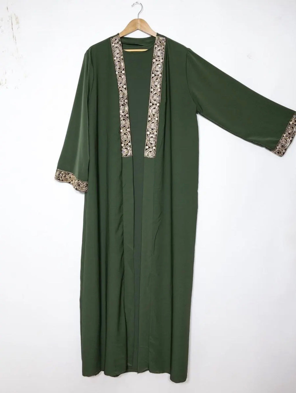 Zweiteiliges Set aus Kimono und ärmellosem Oberteil aus Medina-Seide