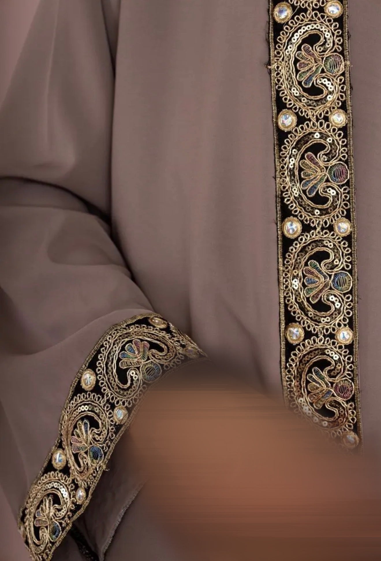 Zweiteiliges Set aus Kimono und ärmellosem Oberteil aus Medina-Seide