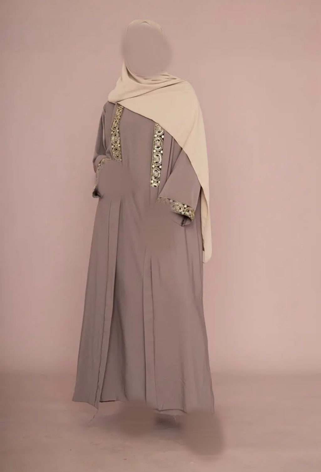Zweiteiliges Set aus Kimono und ärmellosem Oberteil aus Medina-Seide