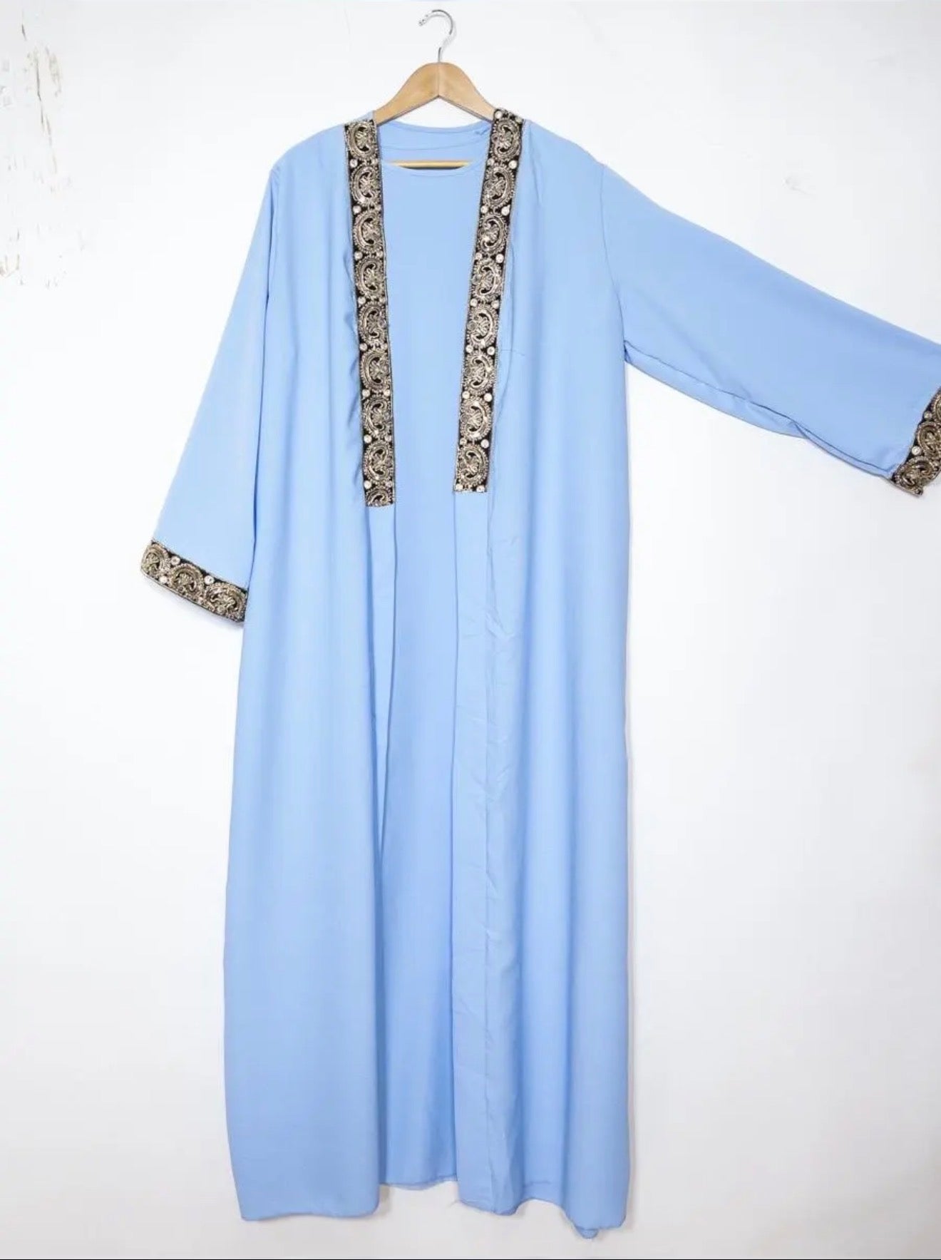 Zweiteiliges Set aus Kimono und ärmellosem Oberteil aus Medina-Seide