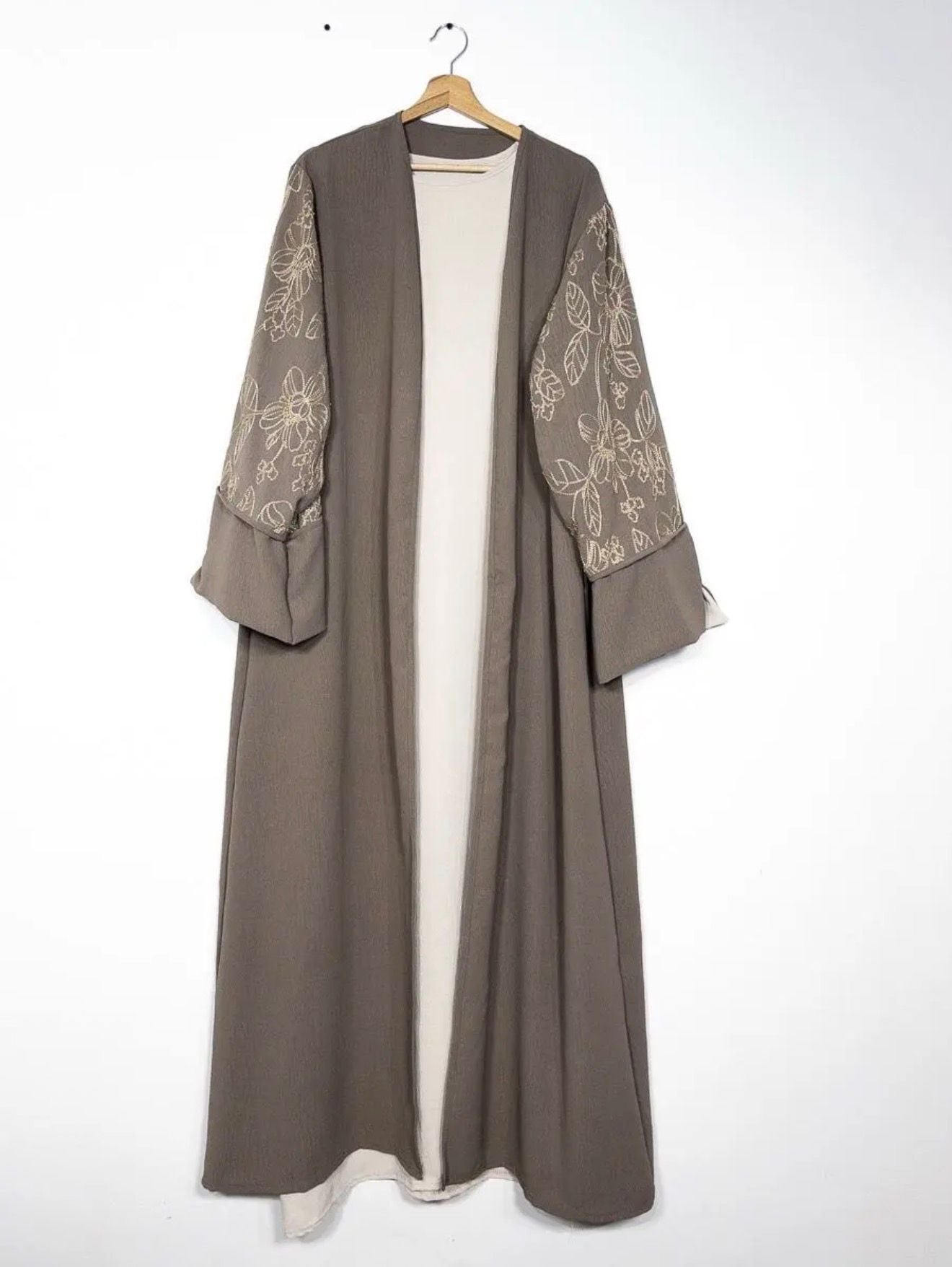 2-teiliges Kimono Set mit goldenen floralen Stickereien